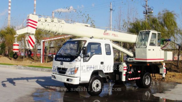 點(diǎn)擊查看詳細(xì)信息<br>標(biāo)題：8噸汽車吊 閱讀次數(shù)：2777