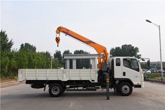 點(diǎn)擊查看詳細(xì)信息<br>標(biāo)題：5噸凱馬隨車吊3節(jié)臂 閱讀次數(shù)：2361