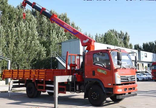 點(diǎn)擊查看詳細(xì)信息<br>標(biāo)題：6.3噸東風(fēng)隨車吊 閱讀次數(shù)：1618