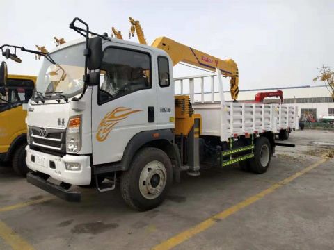 點擊查看詳細(xì)信息<br>標(biāo)題：5噸重汽豪曼隨車吊 閱讀次數(shù)：1939