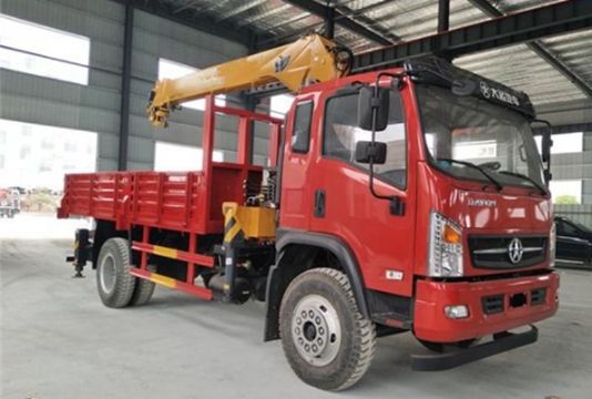 點擊查看詳細(xì)信息<br>標(biāo)題：5噸大運(yùn)隨車吊 閱讀次數(shù)：1894